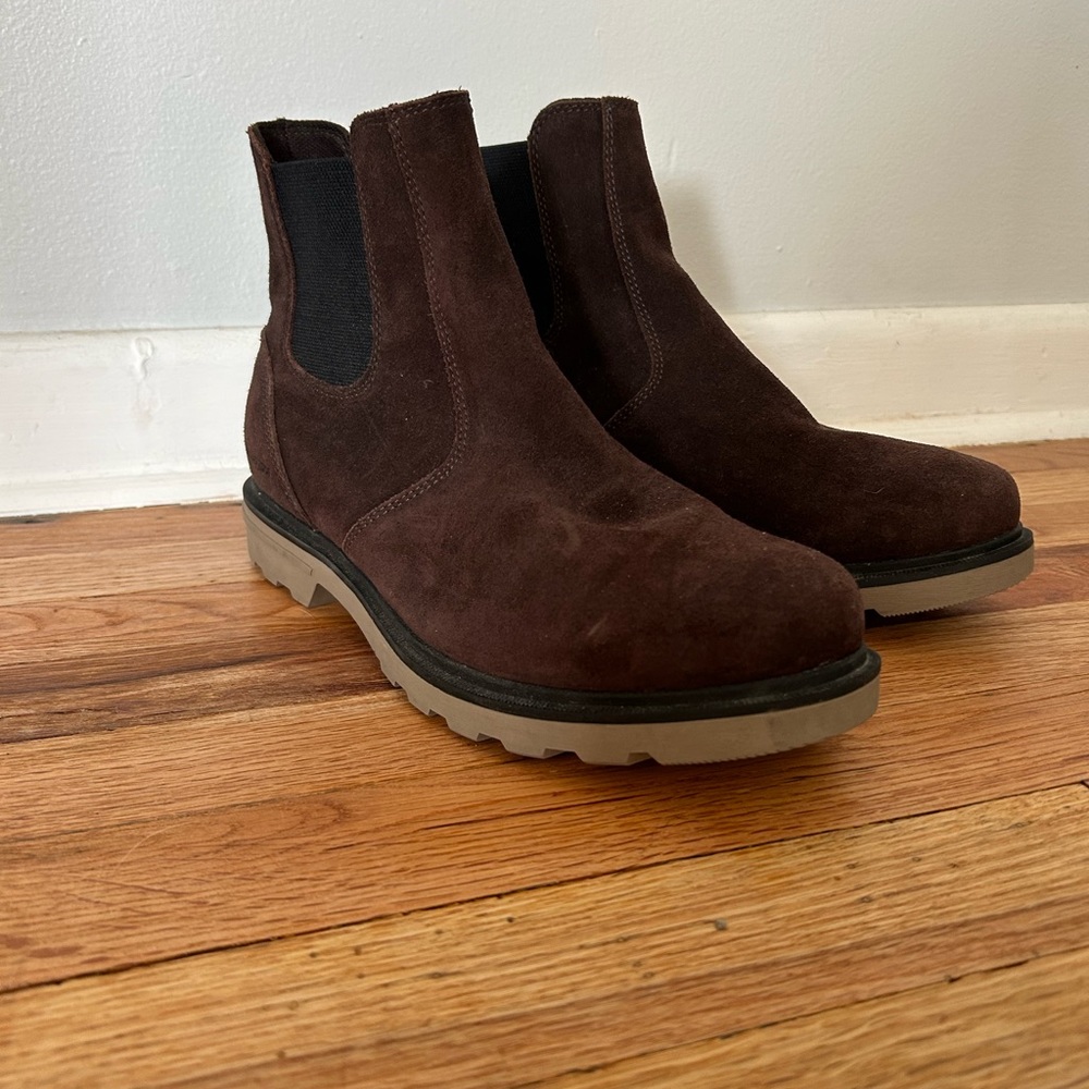 Sorel boots, brown Chelsea style